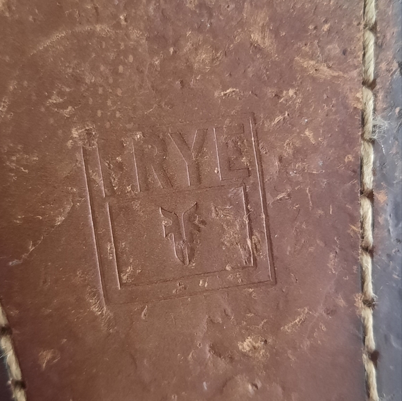 Frye Carson Ring Sling Black Leather T Strap Sandals Studded Details Womens 9M - Picture 7 of 15